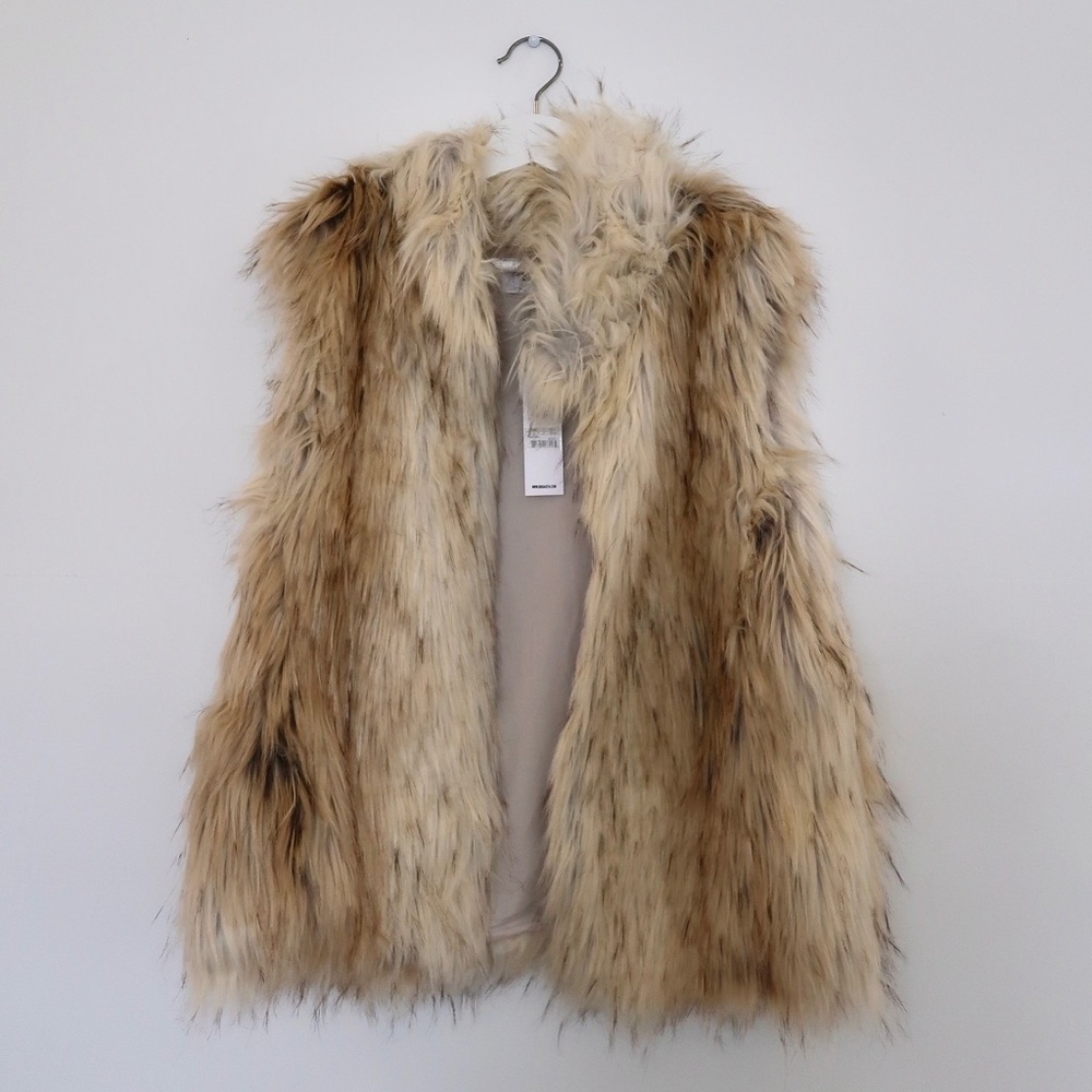 New BB Dakota Faux Fur Vest